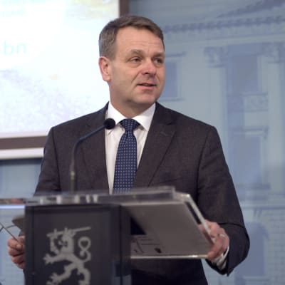 Jan Vapaavuori på Europeiska investeringsbankens presskonferens 18.1.2017.