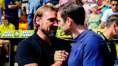 Frank Lampard och Daniel Farke tackar varandra efter en match.