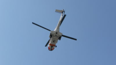 Gränsbevakningens räddningshelikopter Super Puma.