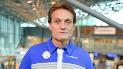 Mika Kojonkoski på Helsingfors/Vanda-flygplats 100 dagar inför OS i Pyeongchang.