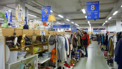 Loppmarknad i Manhattans köpcenter i Åbo, november 2012