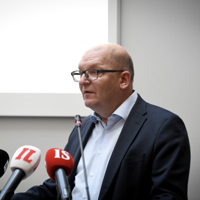 Teollisuusliiton puheenjohtaja Riku Aalto SAK:n ammattiliittojen mediatilaisuudessa Helsingissä 21. syyskuuta 2023.