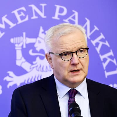 Chefdirektör Olli Rehn på Finlands Bank ser inte att  en höjning av styrräntan skulle vara nära förestående.