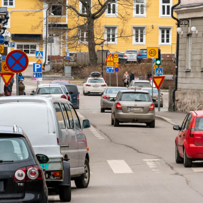 Trafik på gata i Borgå.