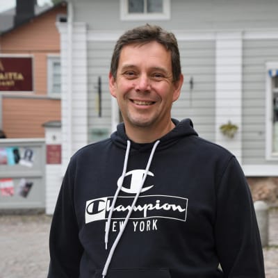 Socialhandledaren för vuxensocialarbete Jens Weckström.