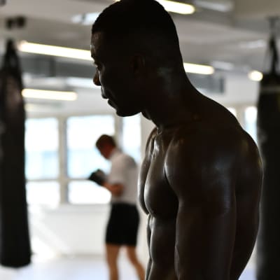 Nourdeen Toure på boxningsträning, sommaren 2019.