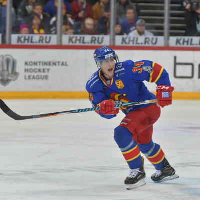 Olli Palola skrinnar i en ishockeymatch för Jokerit.