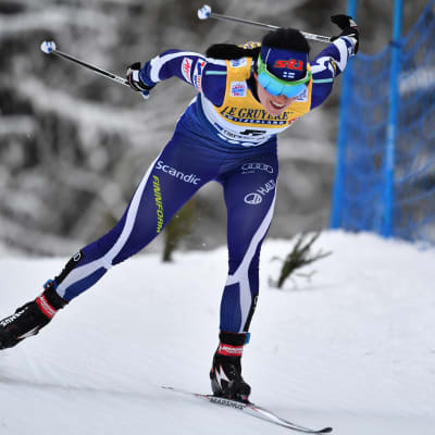 Krista Pärmäkoski på skidor.