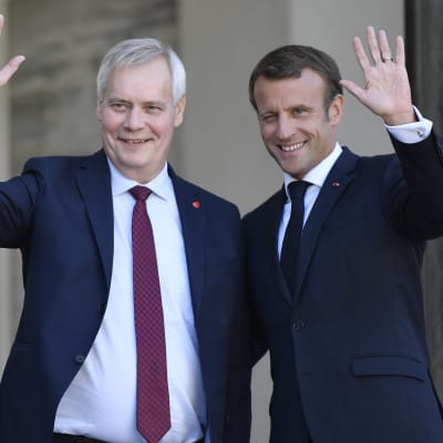 Emmanuel Macron och Antti Rinne i Paris