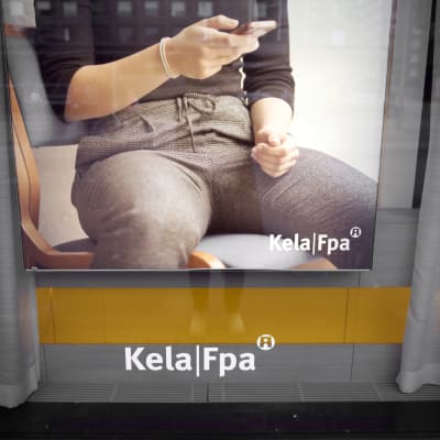 Kelan logo ikkunassa.