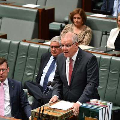 Australiens konservativa premiärminister Scott Morrison informerade parlamentet om sofistikerade cyberattacker mot parlamentet och politiska partier