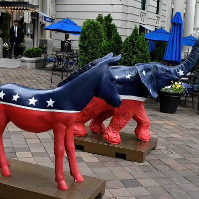 Symbolerna för demokraterna (åsnan) och republikanerna (elefanten) i USA
