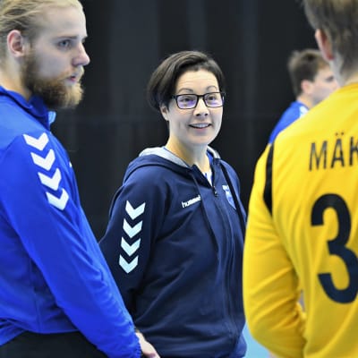Joonas Klama, Vanja Radic och Mikael Mäkelä på handbollslandslagets träningar.