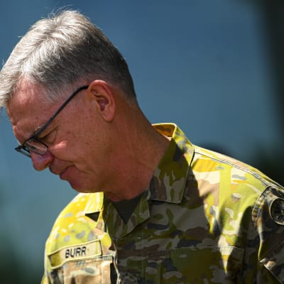 Australian armeijan johtoa edustava Rick Burr puhui tiedotustilaisuudessa Australian pääkaupungissa Canberrassa 27. marraskuuta 2020. 