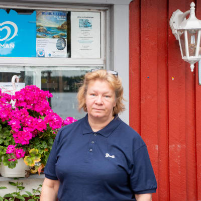 Benita Weckström vid Benitas Café på Pellinge i Borgå.