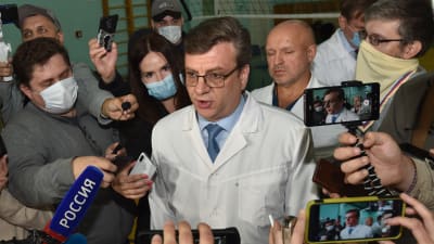 Alexander Murachovskij, som då var chefsläkare vid akutsjukhuset i Omsk, intervjuades av medier den 21 augusti 2020.