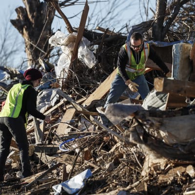 Mayfieldin kaupungissa asuvan Rick Foleyn talo tuhoutui tornadossa maantasalle
