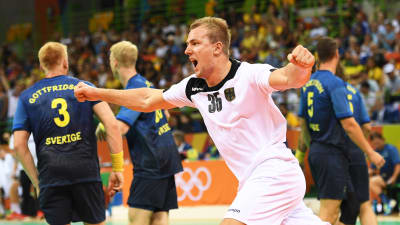 Firande åttamålsskytten Julius Kuhn var tysk hjälte i handbollspremiären mot Sverige.