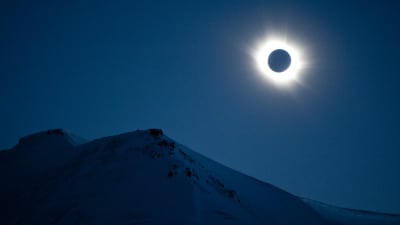 Total solförmörkelse observerad på Svalbard.