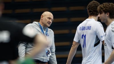Ola Lindgren i EM-kvalmatch.