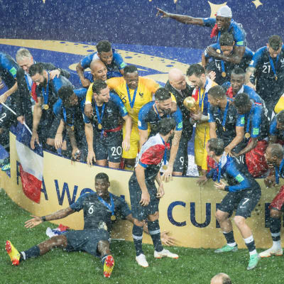 Frankrike firar sitt VM-guld i fotboll 2018.