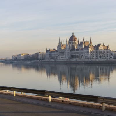 Parlamentsbyggnaden i Budapest i Ungern.