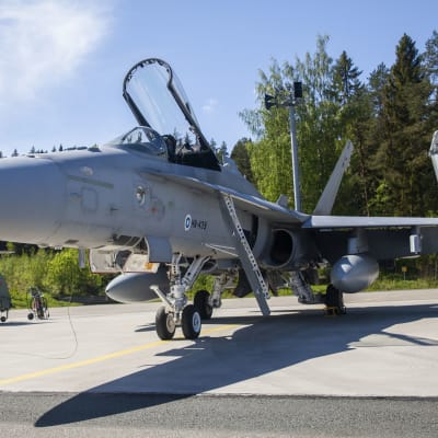 Suomen F-18 Hornet, Rissalan lentokentällä