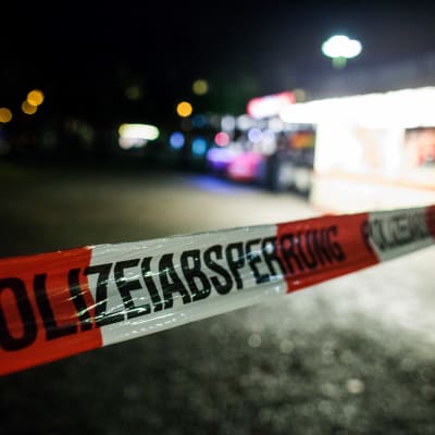 Fotbollsmatch mellan Tyskland och Holland ställdes in på grund av terrorhot den 17 november 2015.