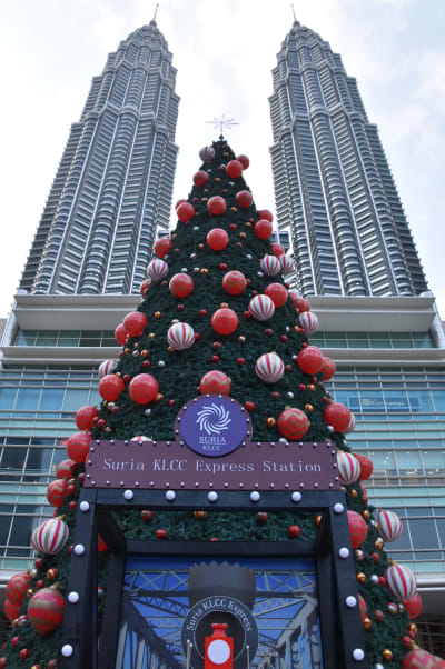 Petronas tvillingtorn i Kuala Lumpur i december 2021.