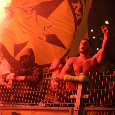 Borussia Dortmund-fans i matchen mellan Dortmund och Legia Wazawa.
