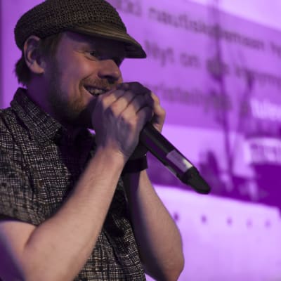 Talkaraoke ordnas på H2Ö-festivalen i Åbo.
