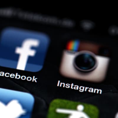 Facebook och Instagram i en iPhone