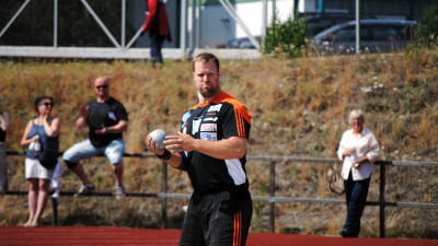 Tomas Söderlund gör sig klar för sin prestation.