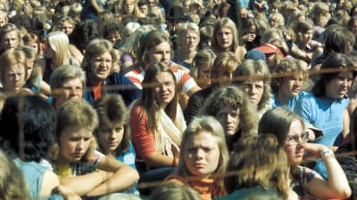 Festivaaliyleisöä Ruisrockissa.