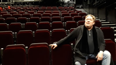 Leif Andrée på Svenska Teatern inför gästspelet.