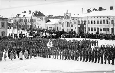 Jääkärien paraati Vaasan torilla 26.2.1918