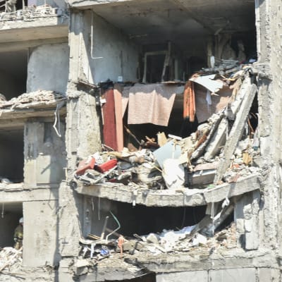 Venäjän ohjusiskun tuhoama asuintalo Odessassa 1. heinäkuuta.