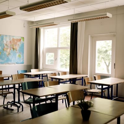 Ett tomt klassrum.