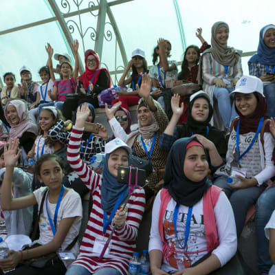 Skolflickor från Gazaremsan på en sommarutflykt ordnad av UNRWA i augusti 2017.