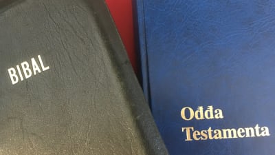 saamenkielinen raamattu ja Uusi Testamentti 