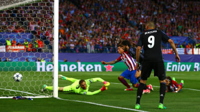 Karim Benzema får ta åt sig hedern för reduceringen av Isco.