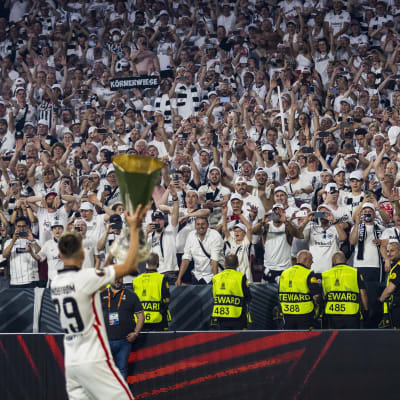 Frankfurt firar titeln i Europa League.