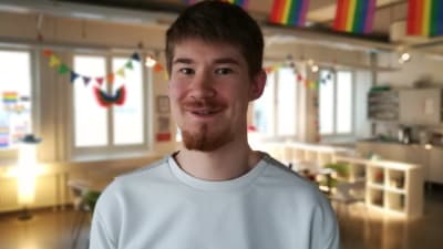 Mathias Uutela på Happi Pride i Sörnäs, Helsingfors. Hösten 2018.