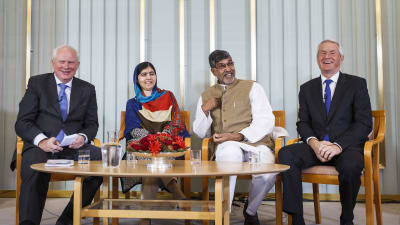 Geir Lundestad, Malala Yousafzai, Kailash Satyarthiand,Thorbjorn Jagland 9.12.2014.