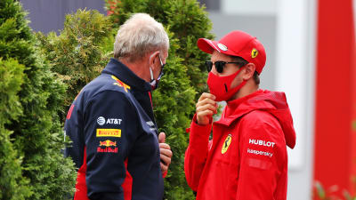 Under formel 1-veckoslutet i Ungern sågs Red Bulls Helmut Marko snacka med Ferraris Sebastian Vettel.