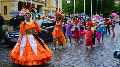 Sambatåget startade som vanligt från stadshuset.