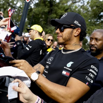 Lewis Hamilton är den bäst betalde chauffören i årets F1-circus. 