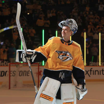 Pekka Rinne hymyilee ottelun jälkeen.