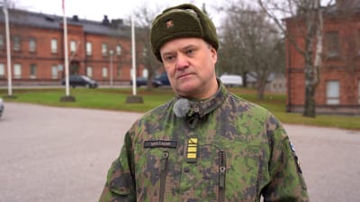 man i militär uniform