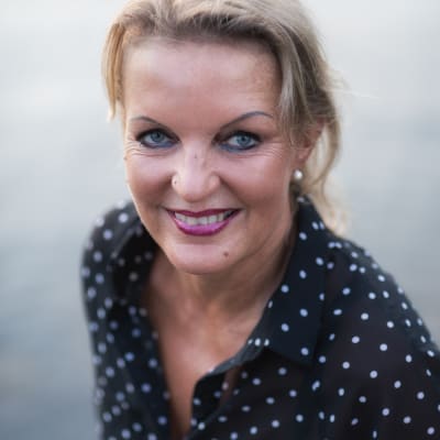 Kirjailija Annamari Marttinen